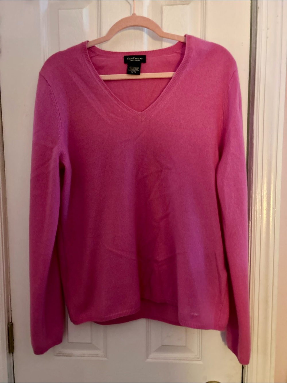 Lord and Taylor 100% cashmere V-neck pink sweater